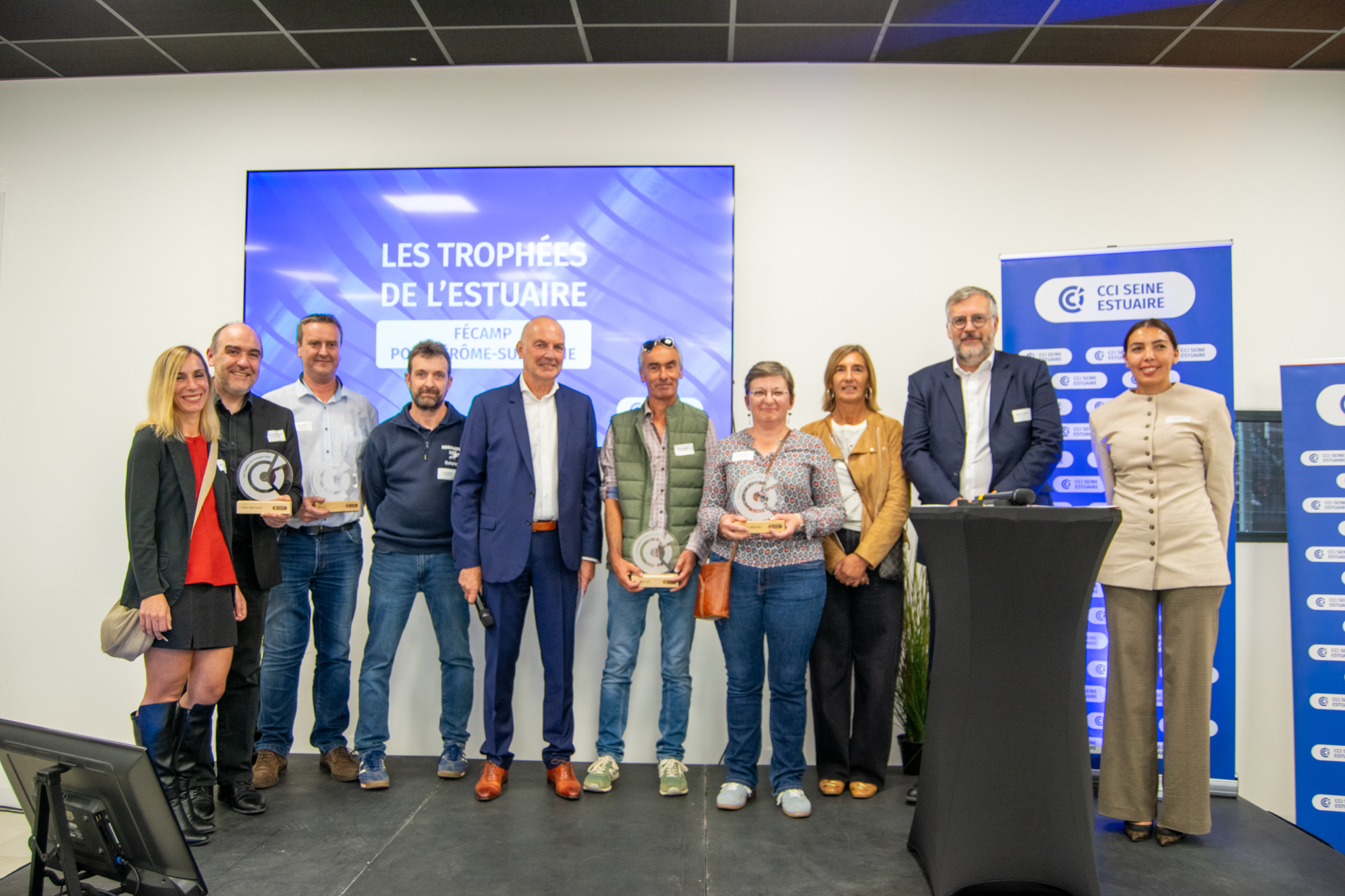 Photo de groupe lors de la remise des Trophées de l’Estuaire Fécamp / Port-Jérôme-sur-Seine chez SPORT EVENTS